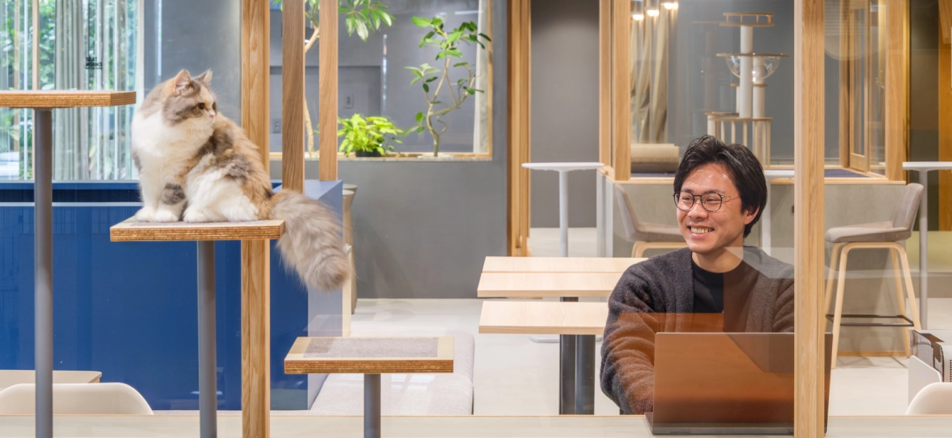 猫と一緒に働けるコワーキングスペース